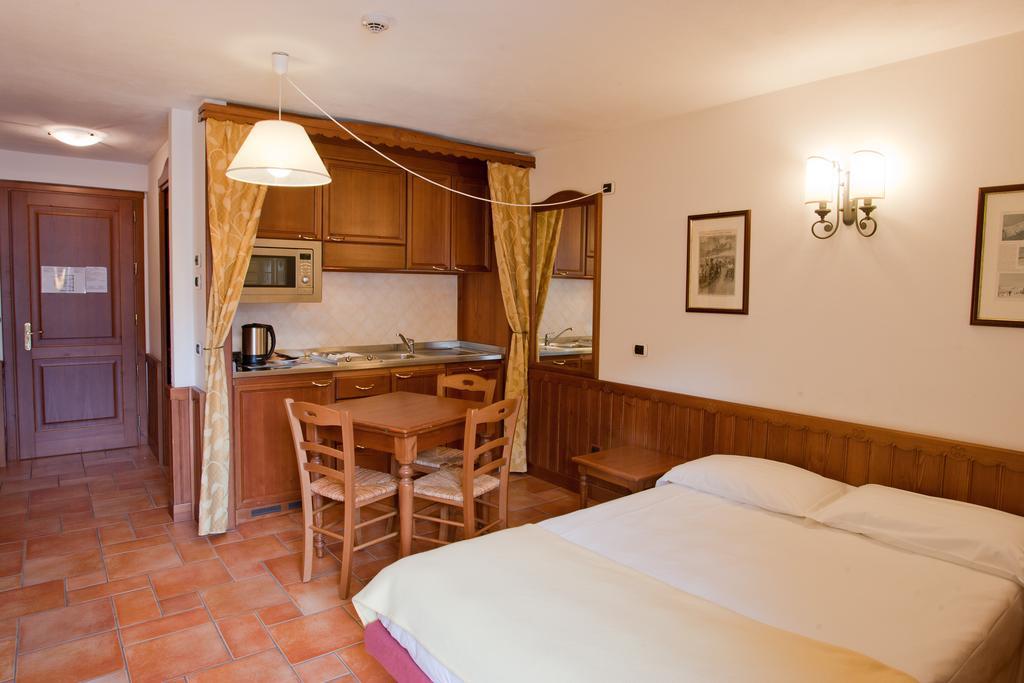 Studio with Balcony (2 Adults)