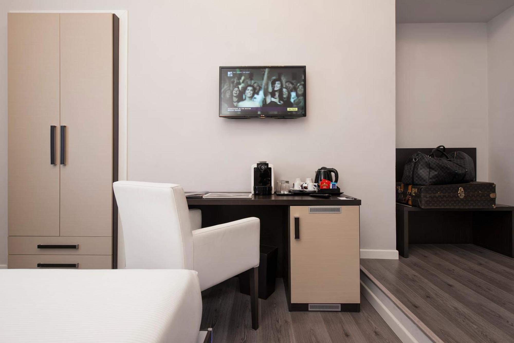 Standard Double Room,677604519:JPEG