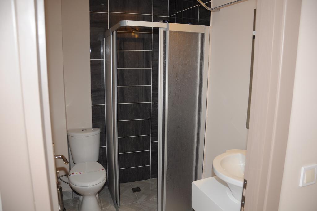 Standard Double or Twin Room with Partial Side View,68137856:JPEG