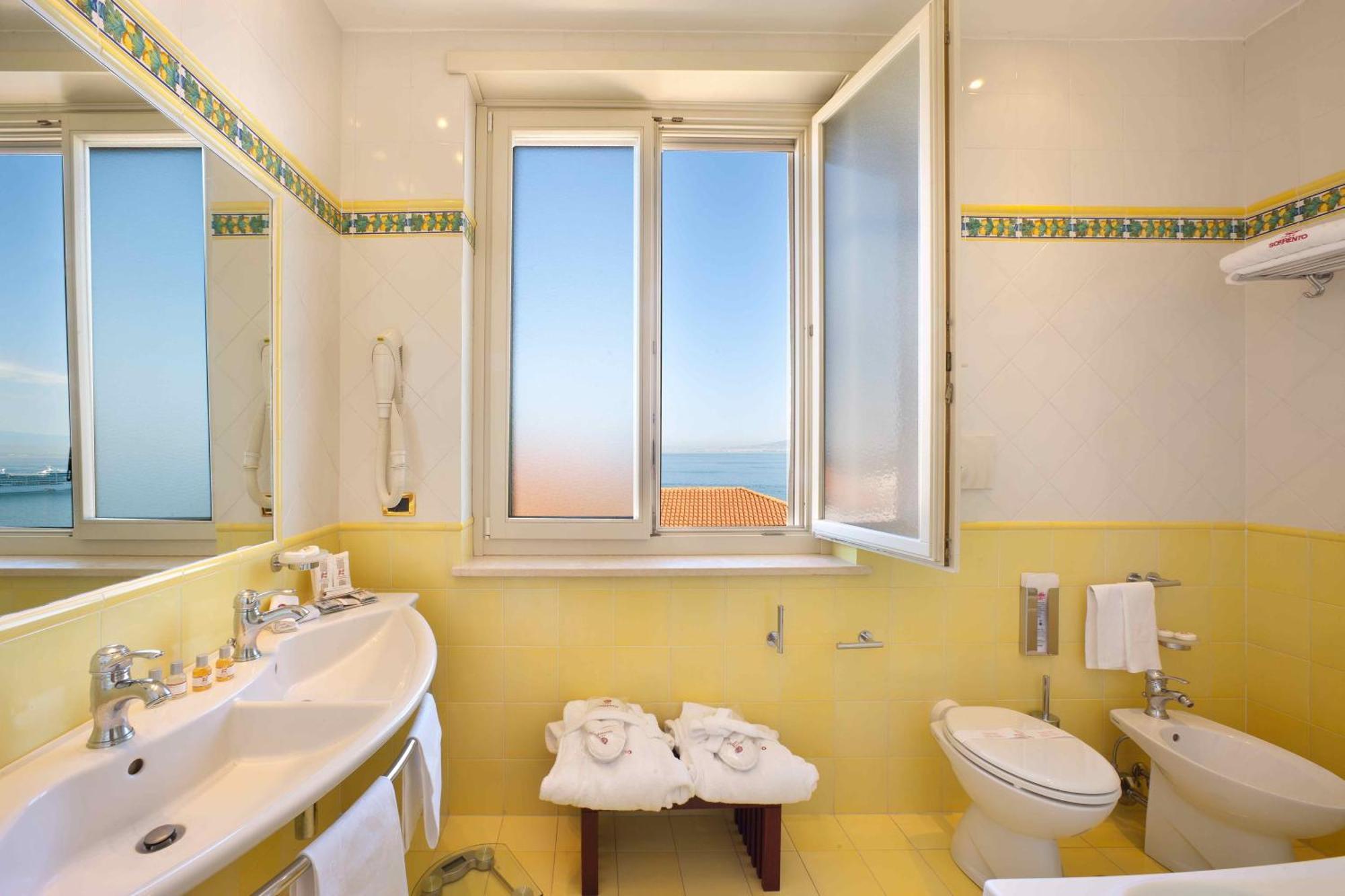 Junior Suite with Sea View,1274672968:JPEG