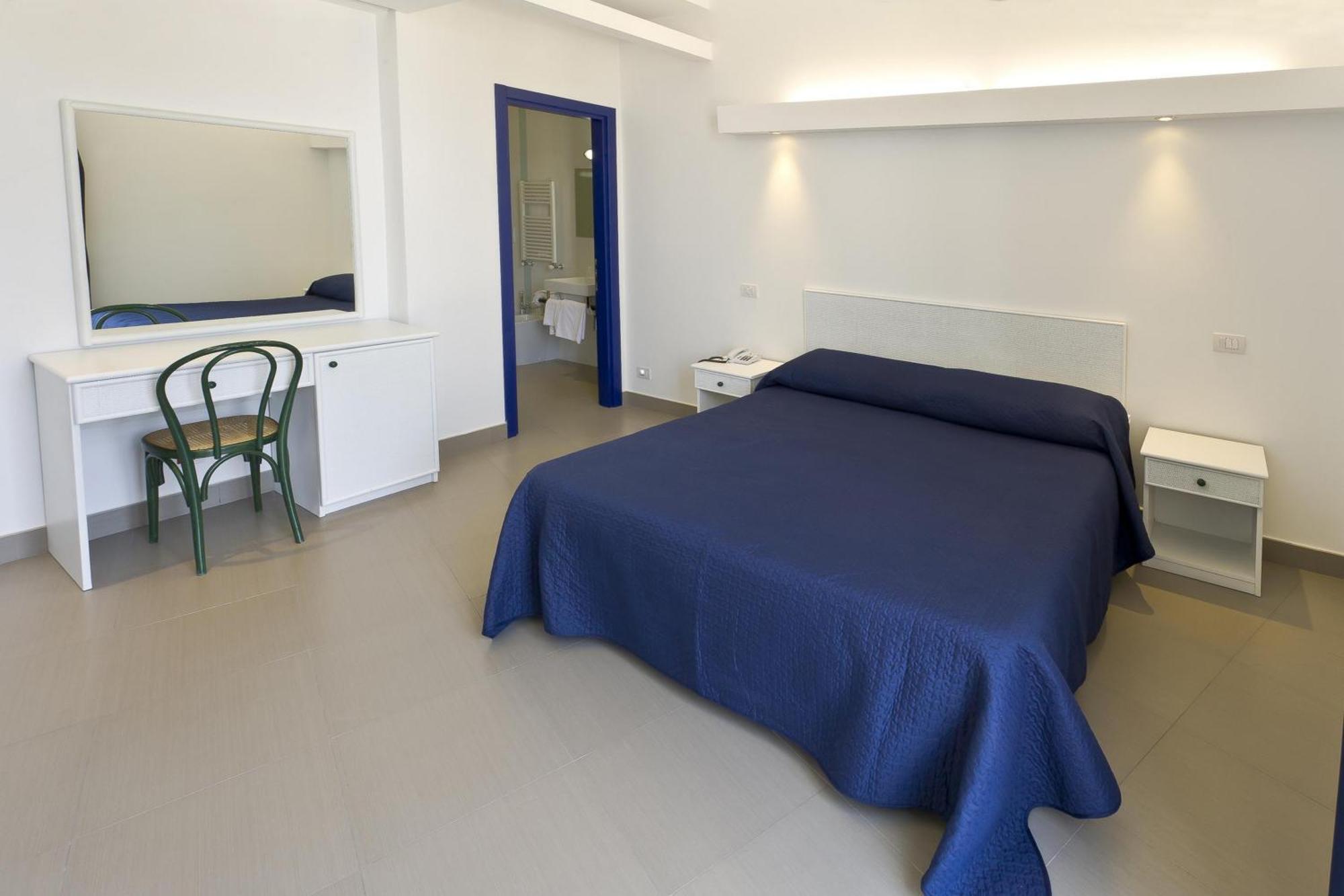 Double Room,832435334:JPEG