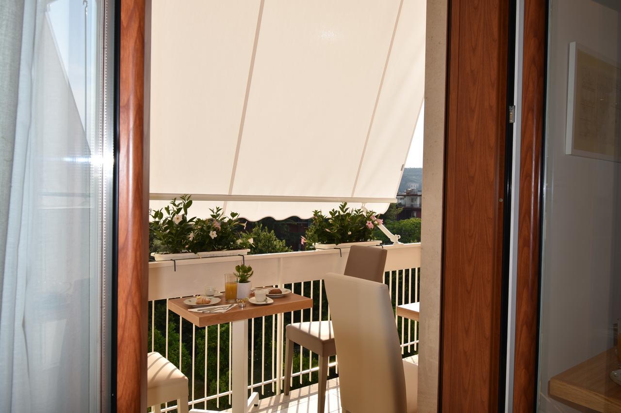 Junior Suite with Balcony,694684818:JPEG