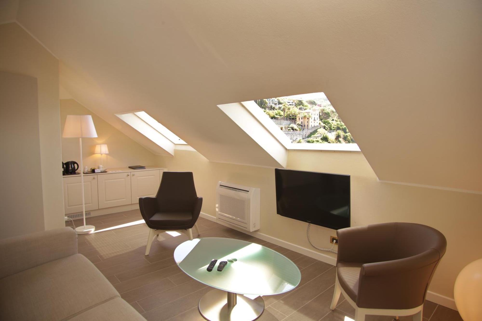 Luxury Suite