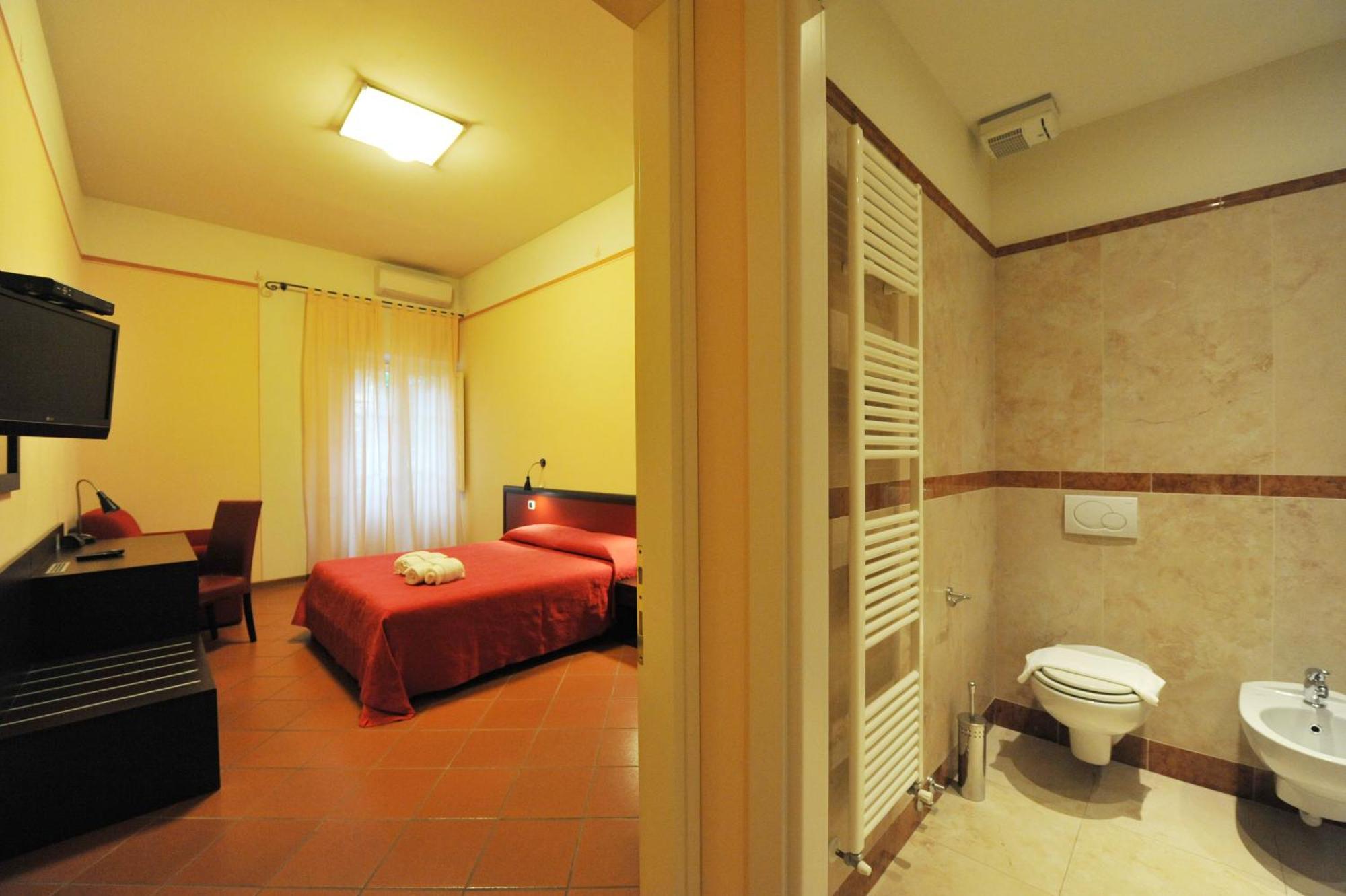 Triple Room,702900268:JPEG