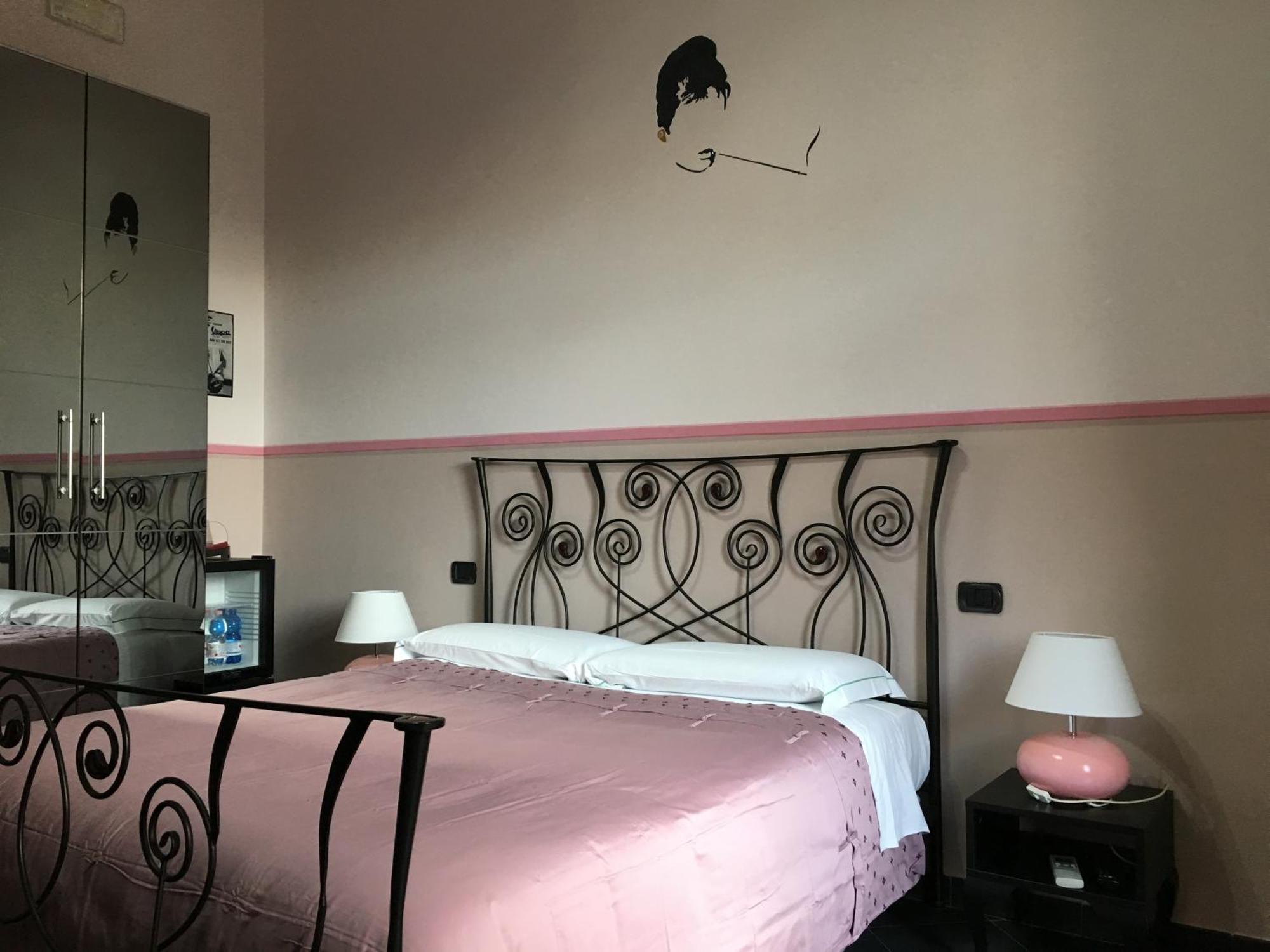 Double Room,704383030:JPEG