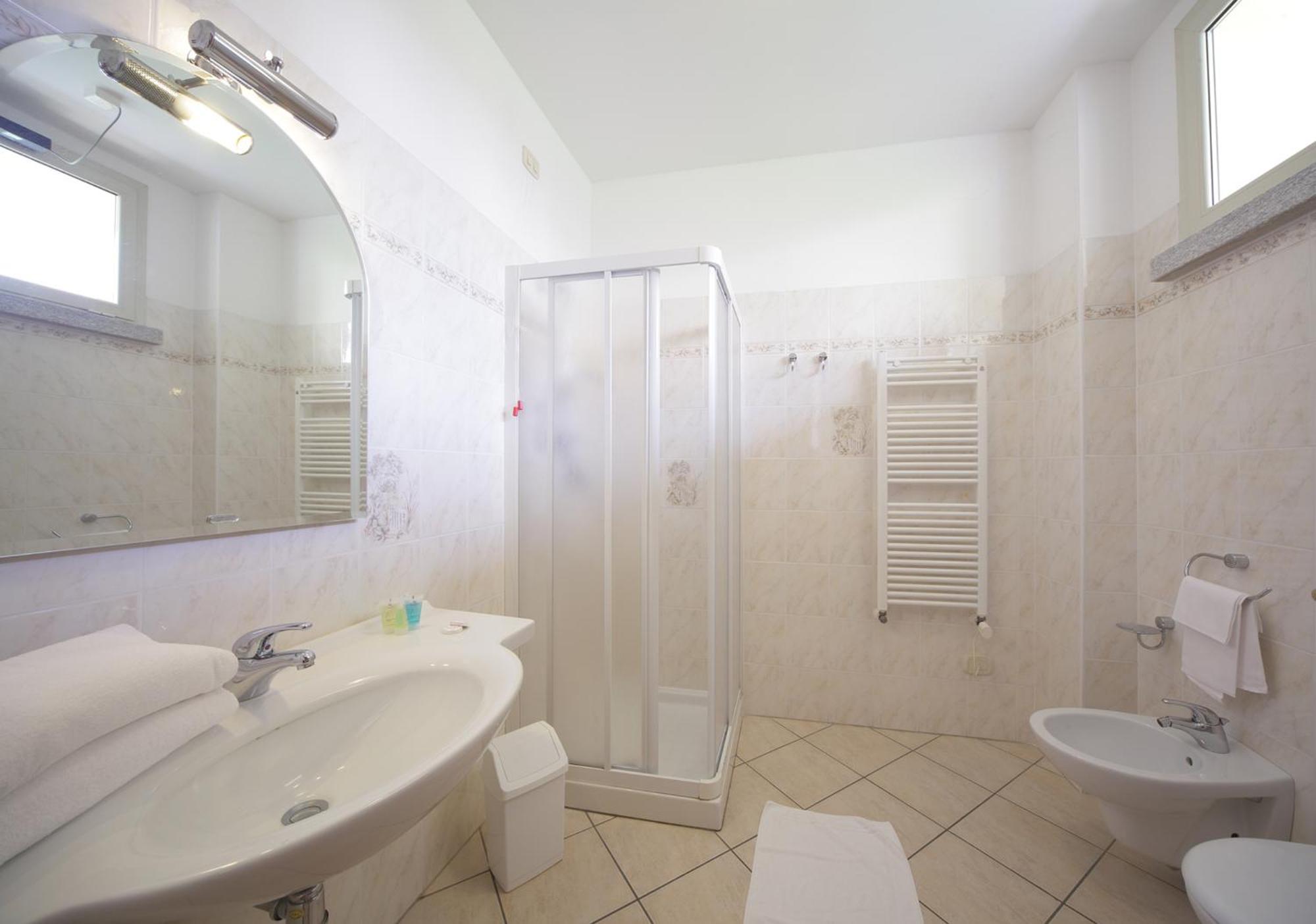 One-Bedroom Apartment - Attic,1329636740:JPEG