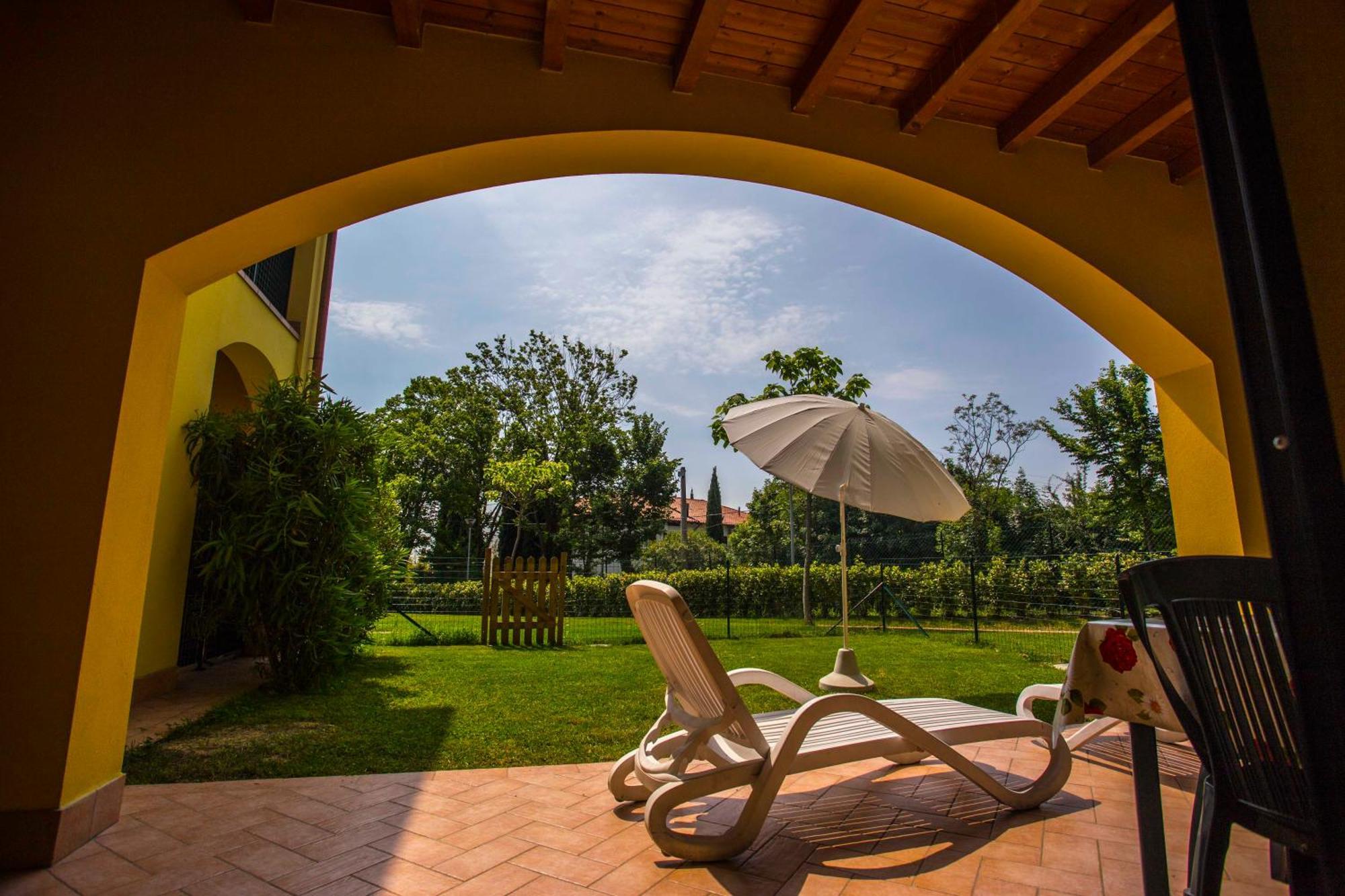 One-Bedroom Apartment with Garden,992306638:JPEG
