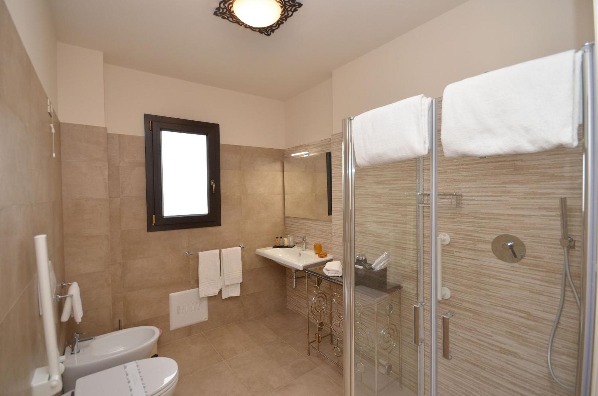 Triple Room,843545270:JPEG