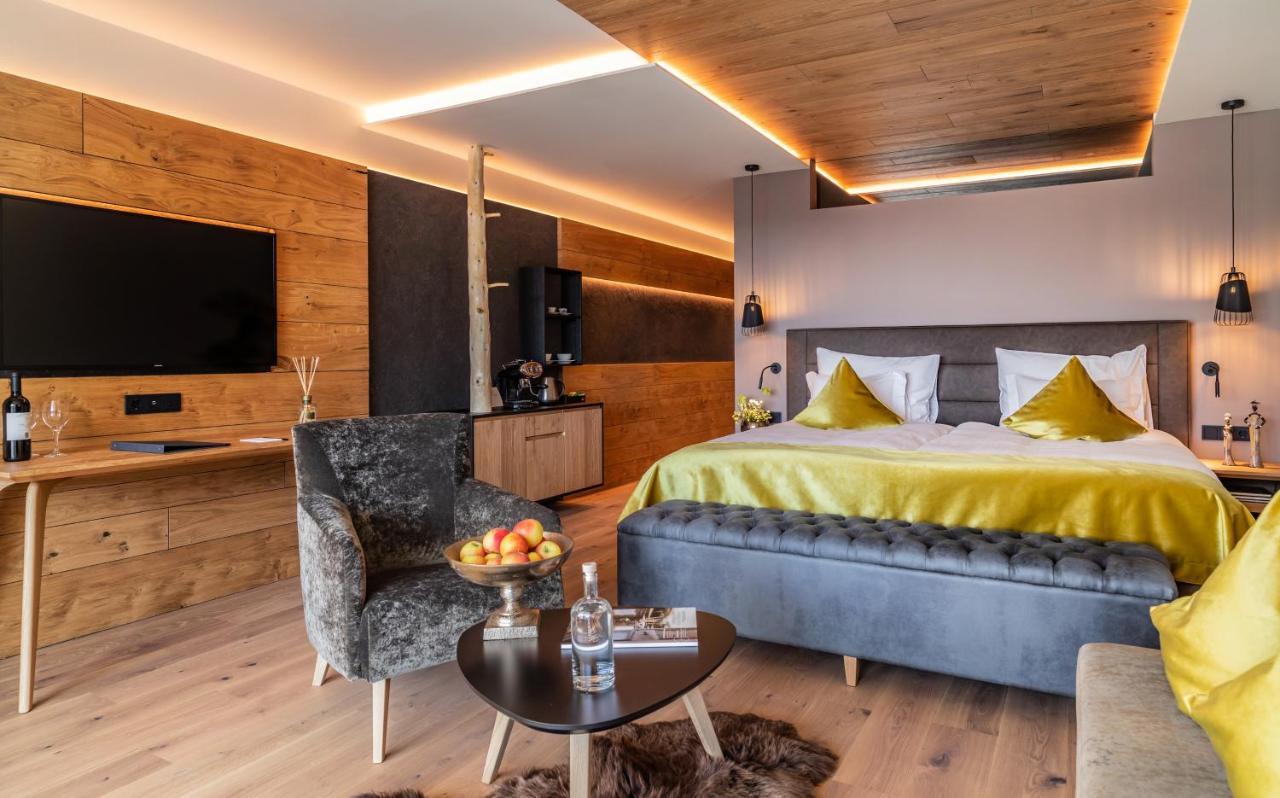 Suite mit Balkon und Bergblick