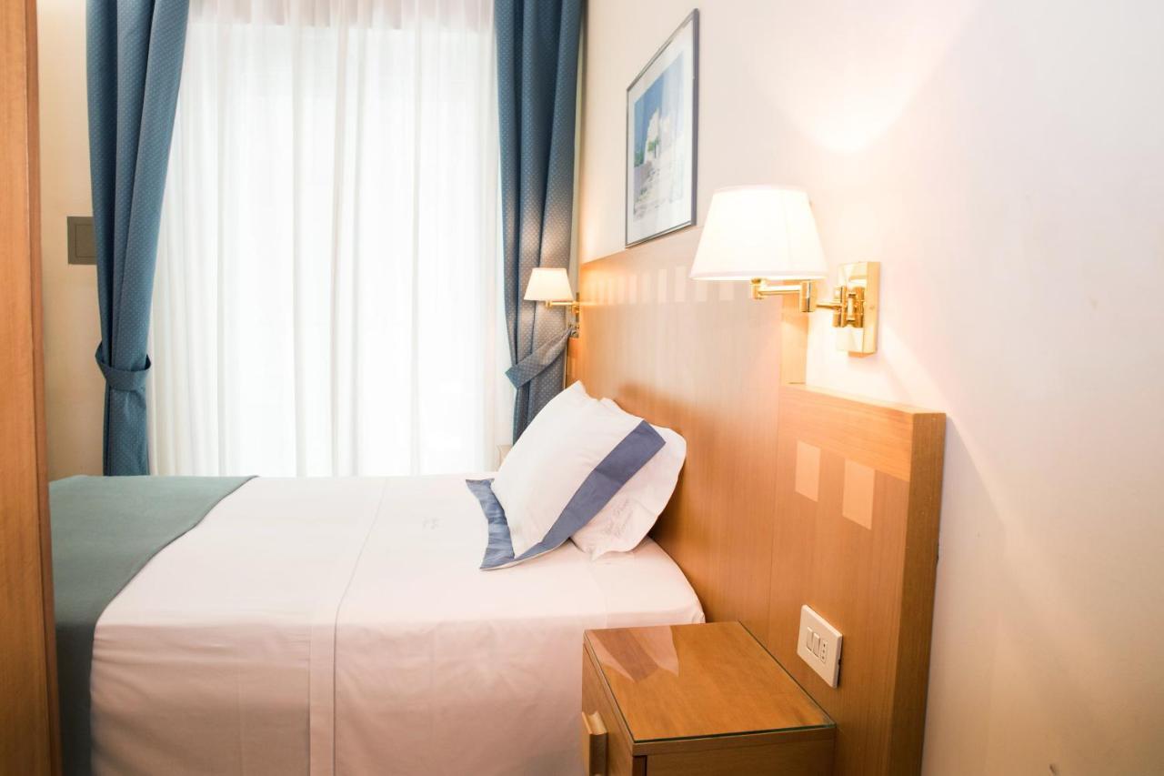 Single Room,750160796:JPEG
