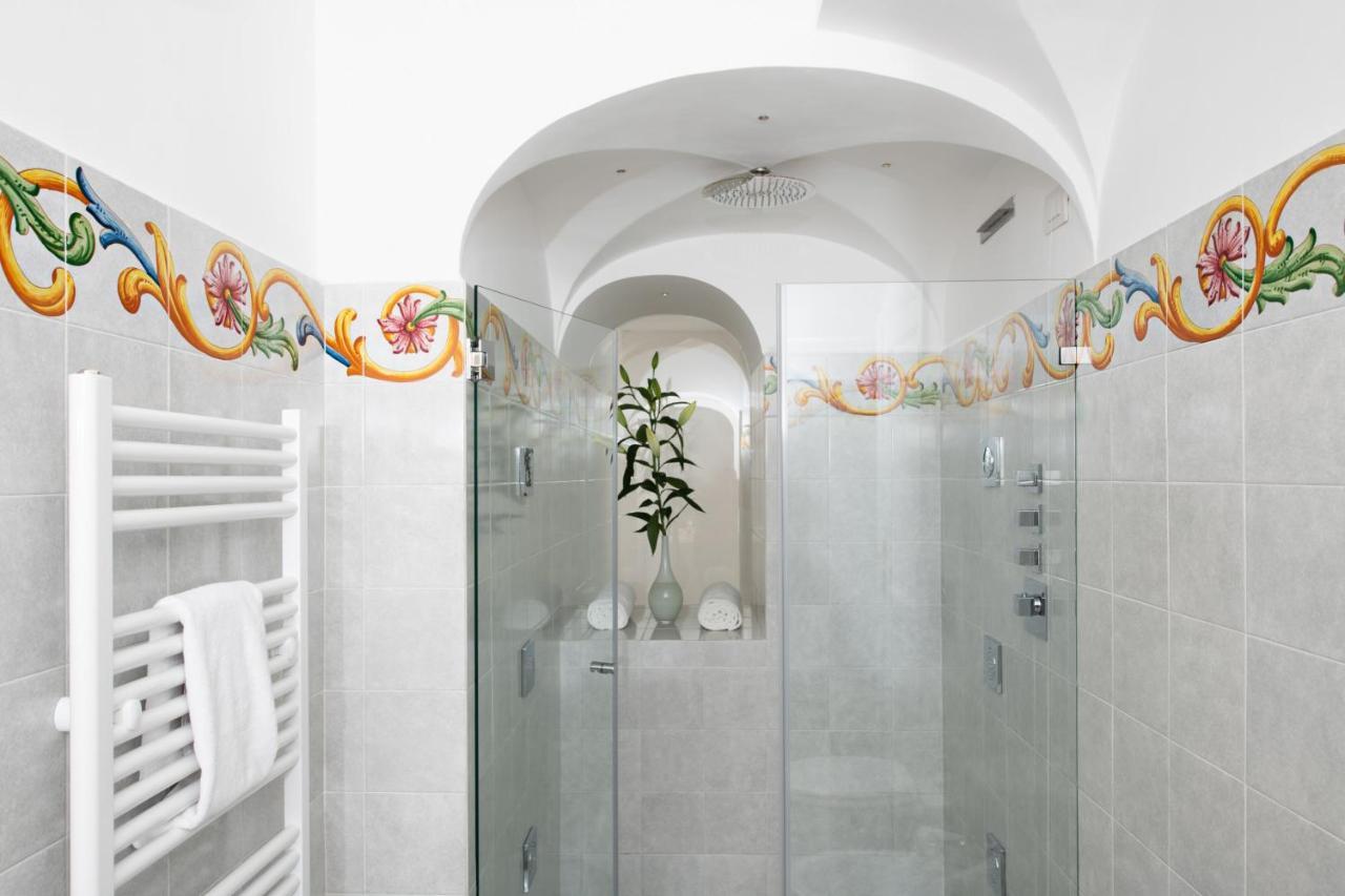 Double Room with Terrace and Hot Tub - Sea View,752683286:JPEG