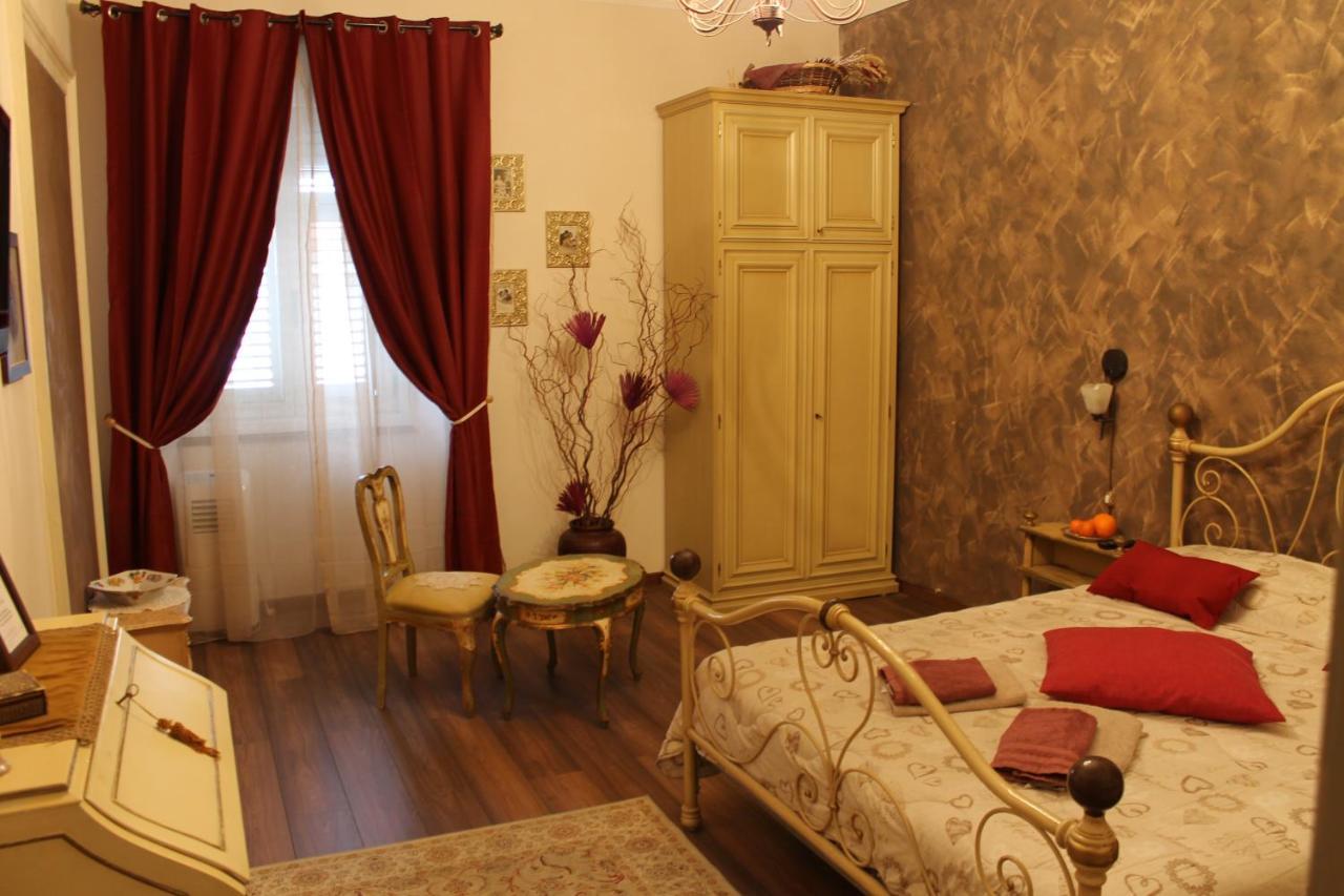 Tweepersoonskamer met Gedeelde Badkamer