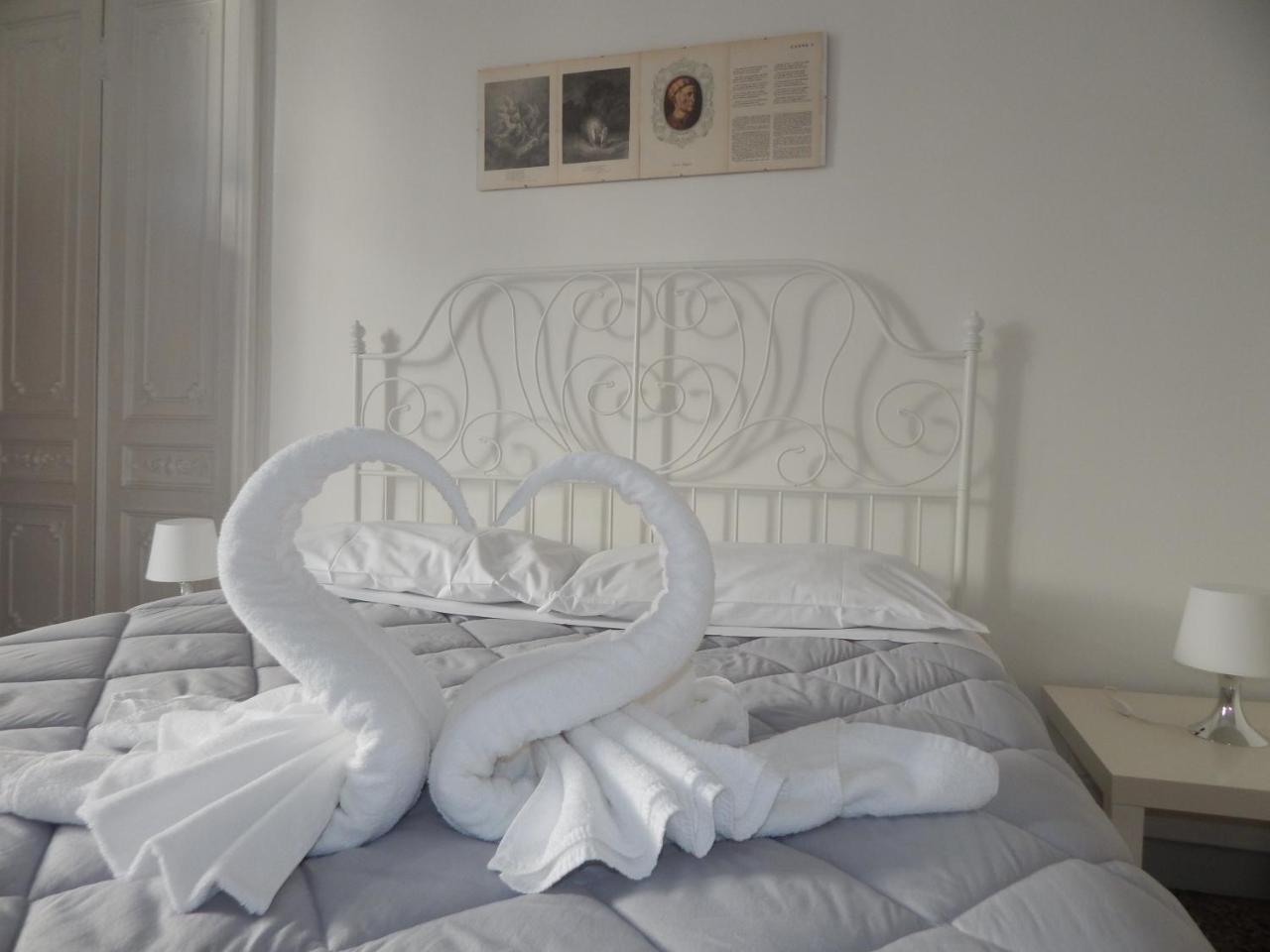 Tweepersoonskamer met een Eigen Externe Badkamer