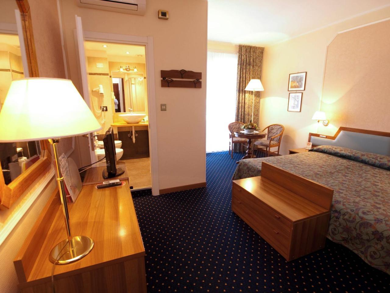 Superior Double or Twin Room,995060032:JPEG