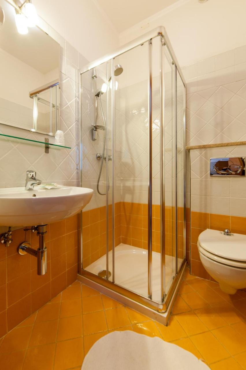 Budget Double Room,1252931128:JPEG