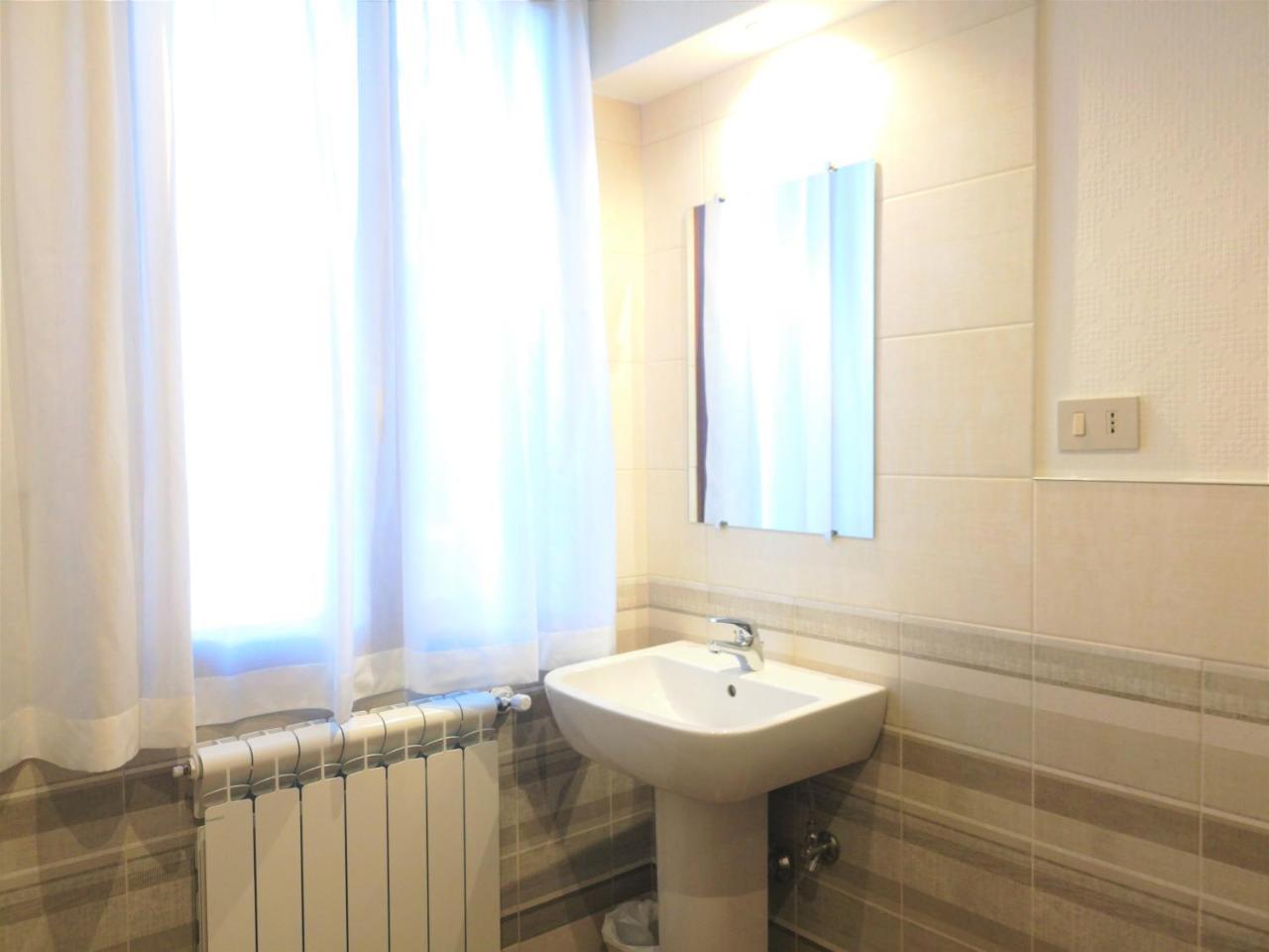 Double Room,762691105:JPEG