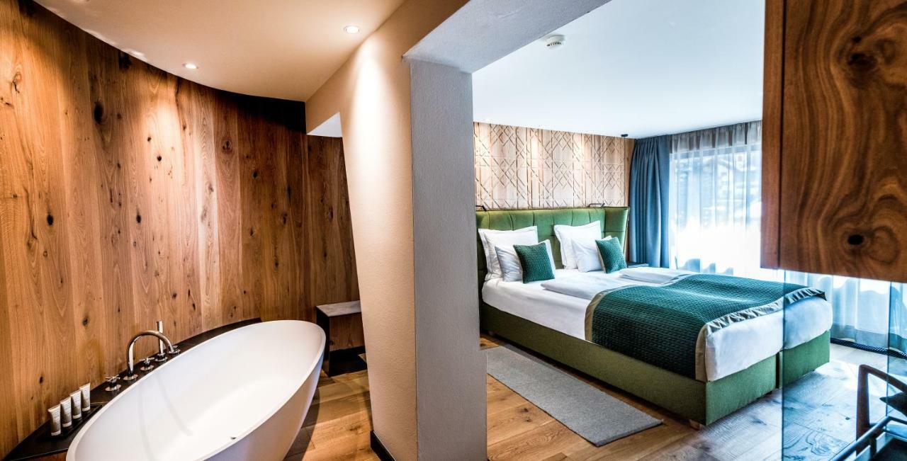 Superior Double Room,789742584:JPEG