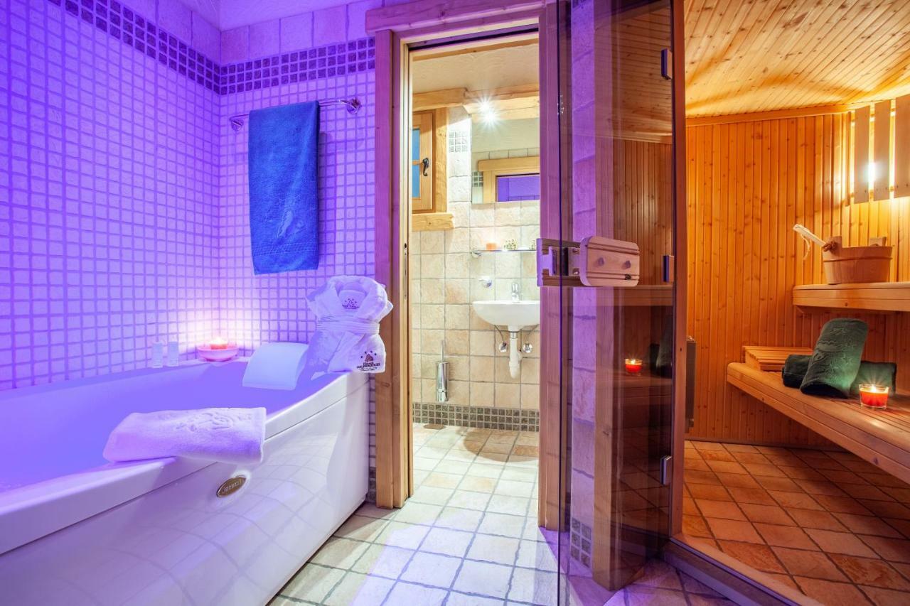 Romantic Chalet (2 Adults)