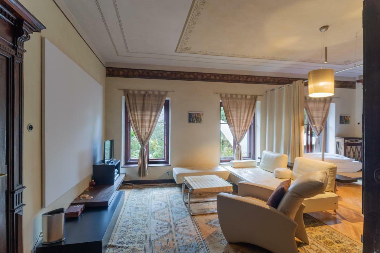 Two-Bedroom Apartment,790796838:JPEG