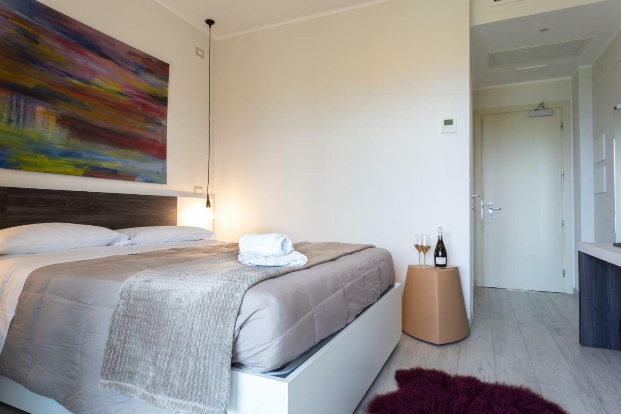 Single Room,829703654:JPEG