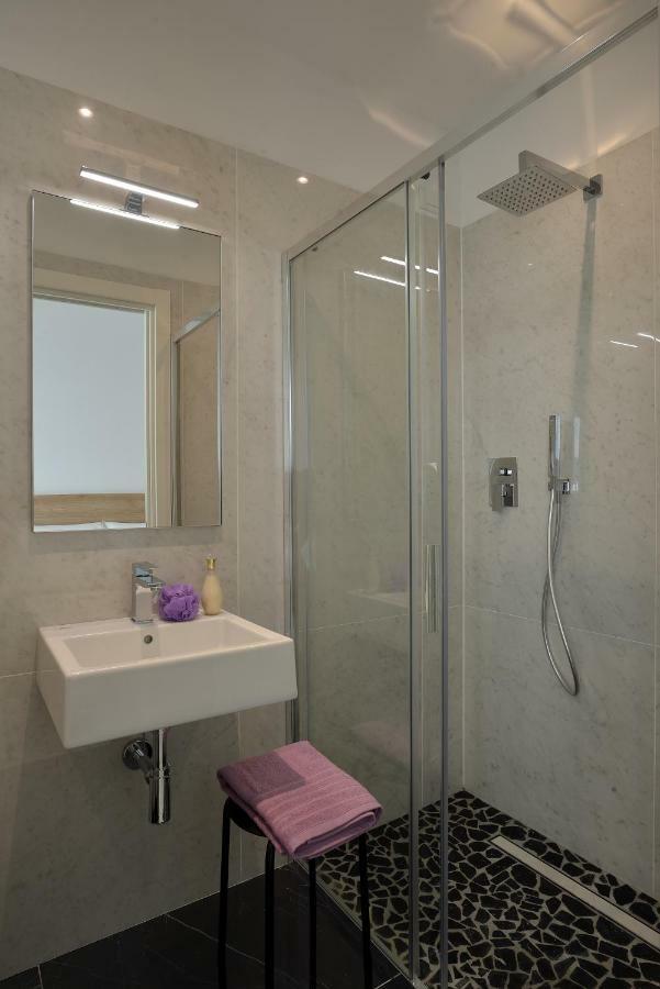 Triple Room,831420524:JPEG