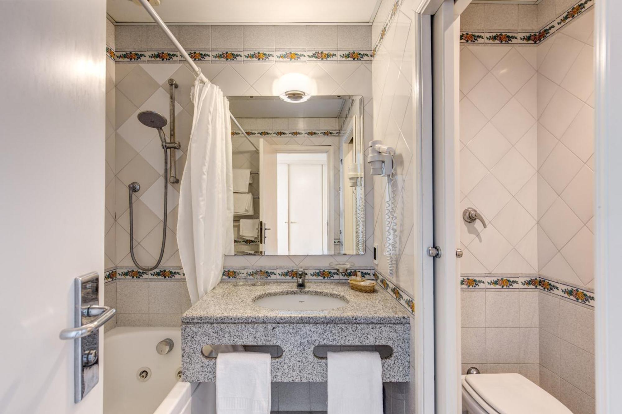 Chambre Supérieure avec Balcon et Vue sur la Mer