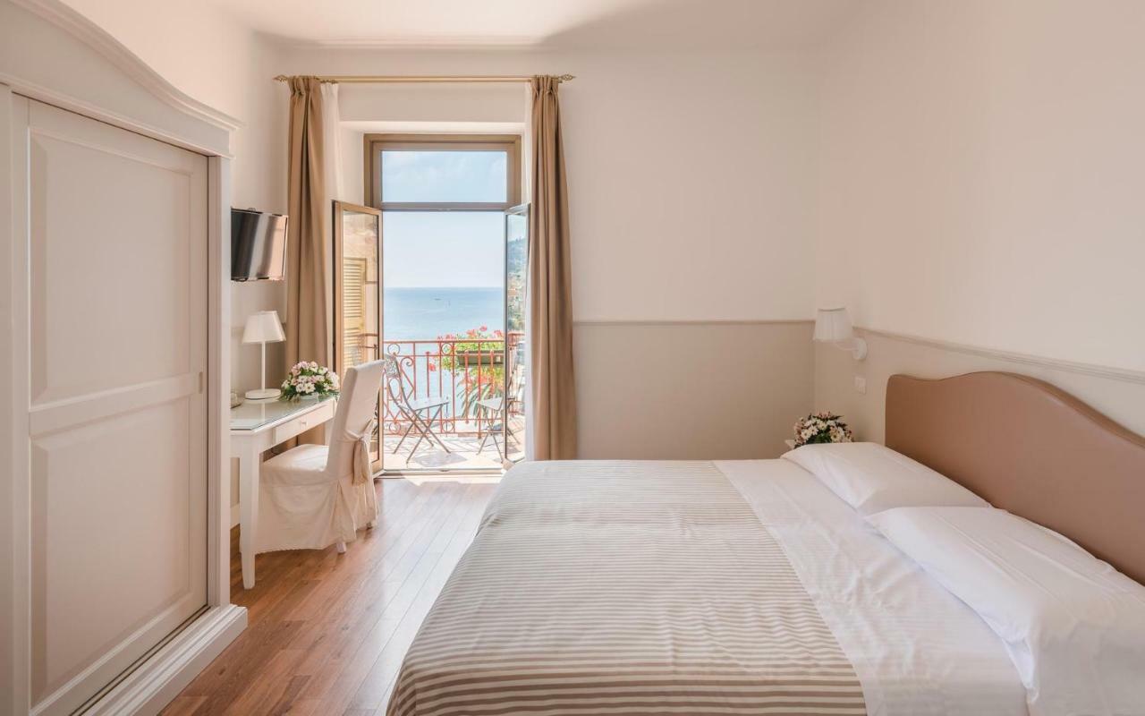 Double or Twin Room Sea View,845954240:JPEG