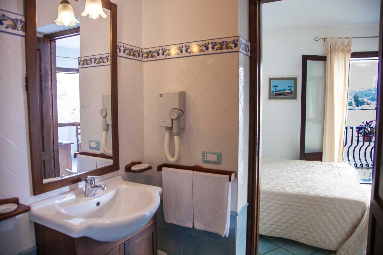 Double or Twin Room with Sea View,856276757:JPEG