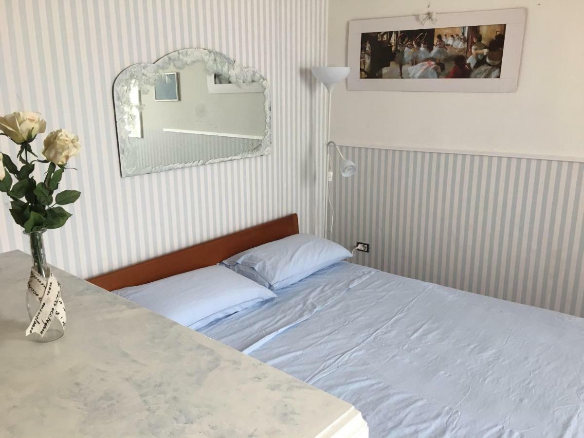 Family Studio,857195960:JPEG