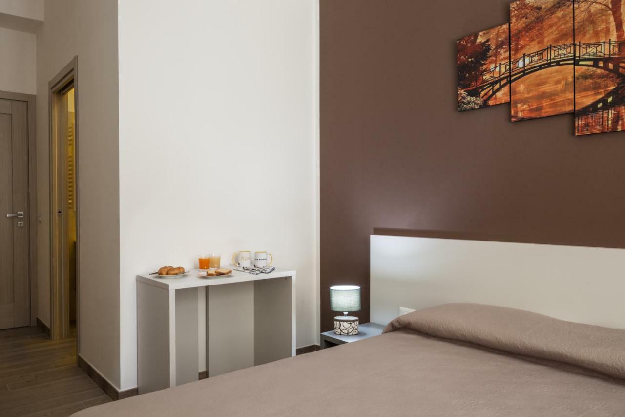 Double Room with Private Bathroom,891732433:JPEG