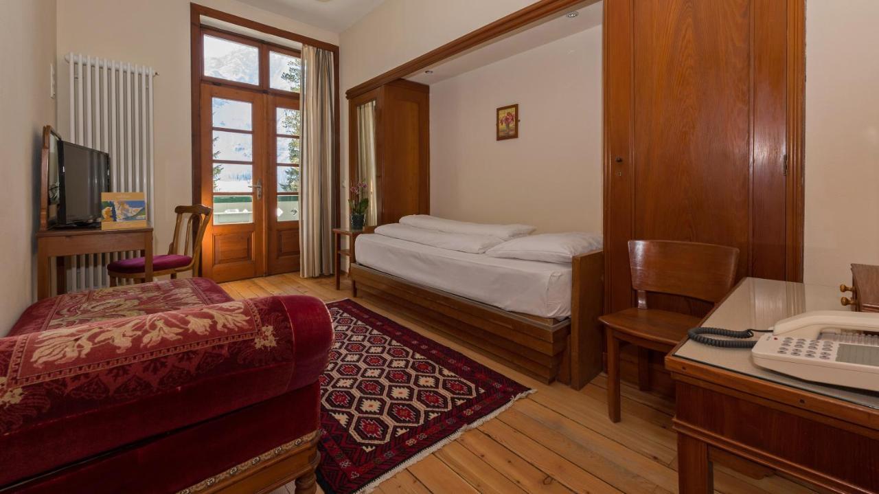 Single Room with Lake View,945071176:JPEG
