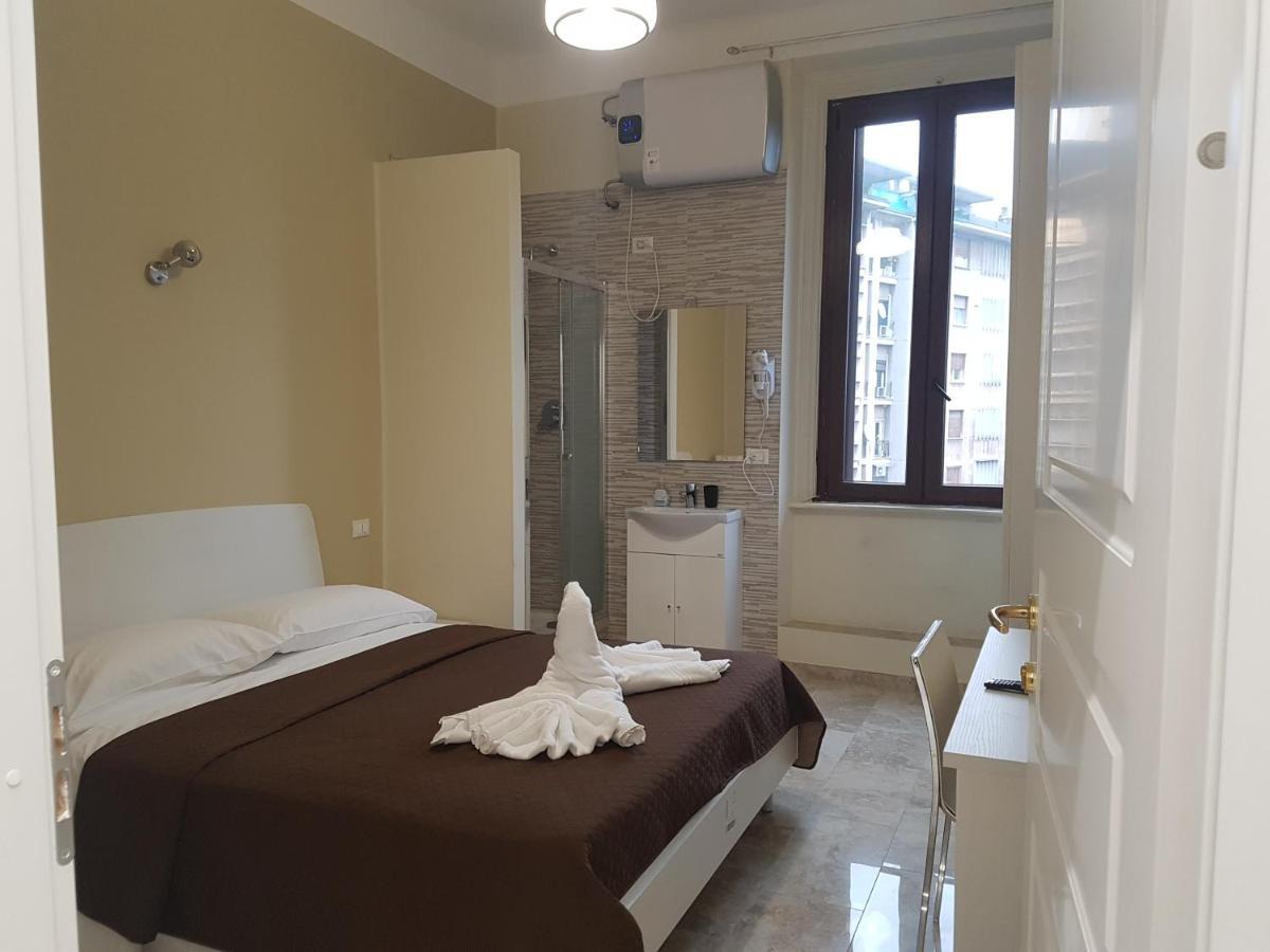 Camera Matrimoniale con Bagno in Comune