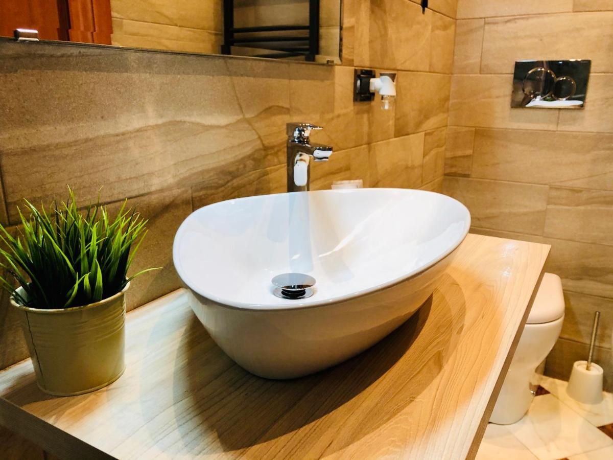 Double Room Private Bathroom