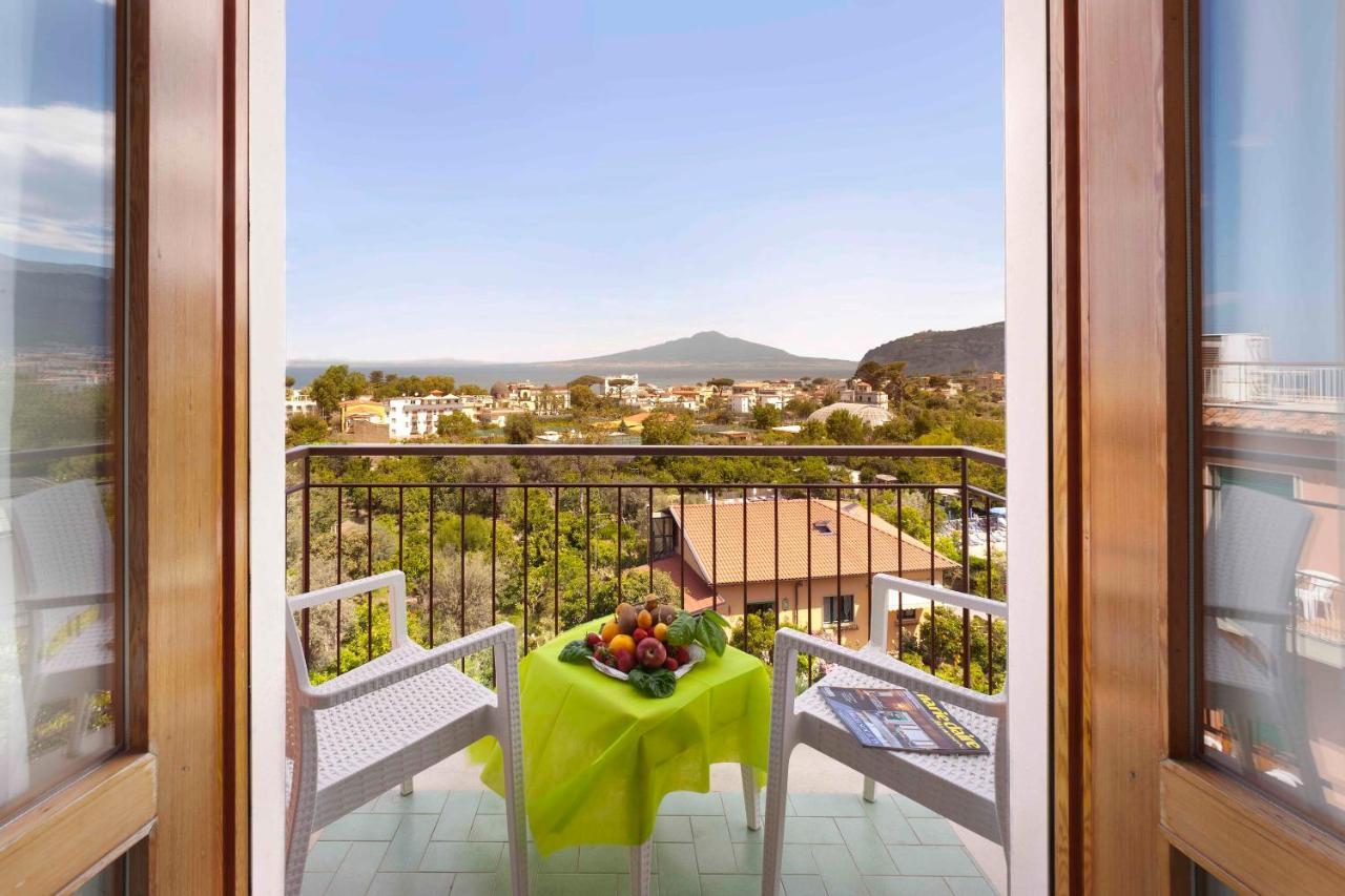 Double or Twin Room with Sea View,968747713:JPEG