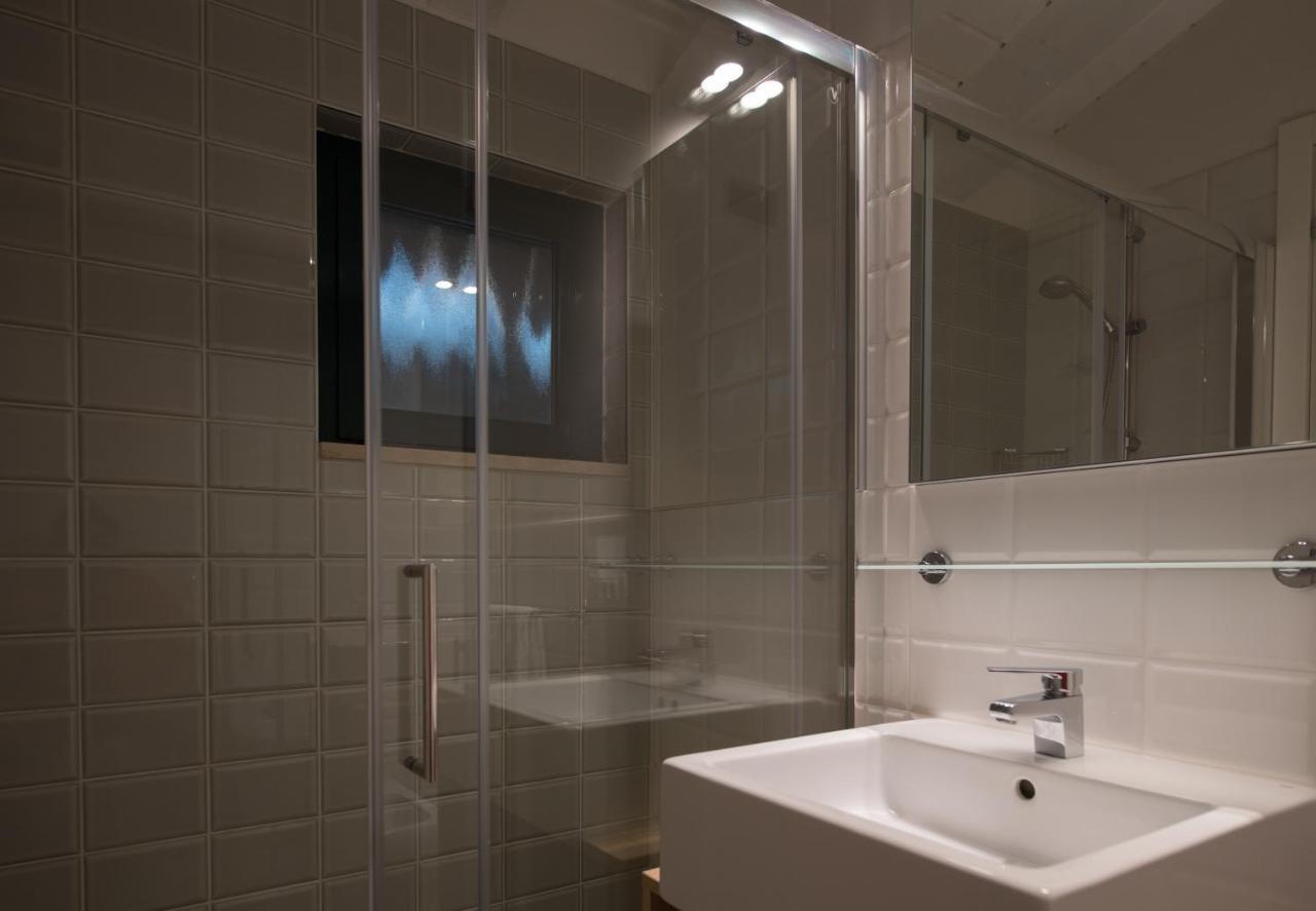Deluxe Appartement met 2 Slaapkamers en een Terras met Uitzicht op het Meer