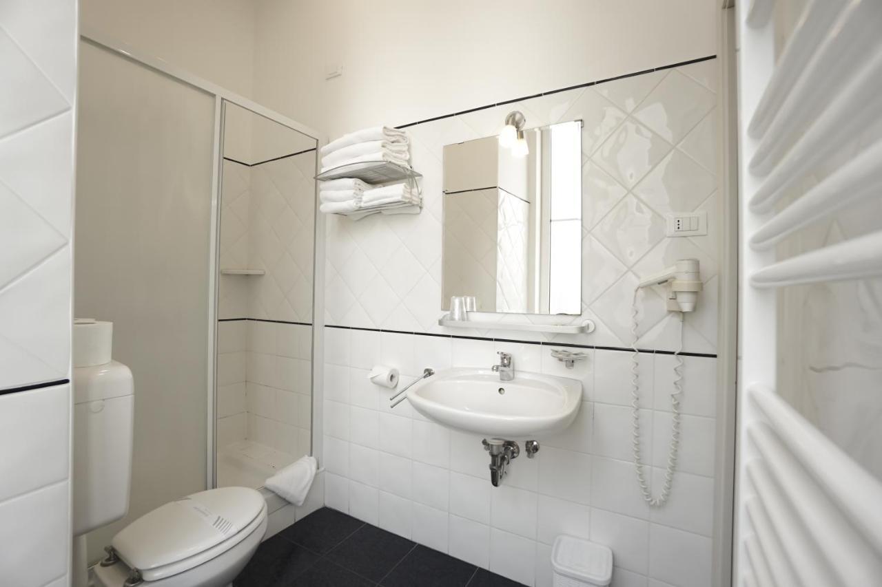 Economy Double Room Private External Bathroom,1089726664:JPEG