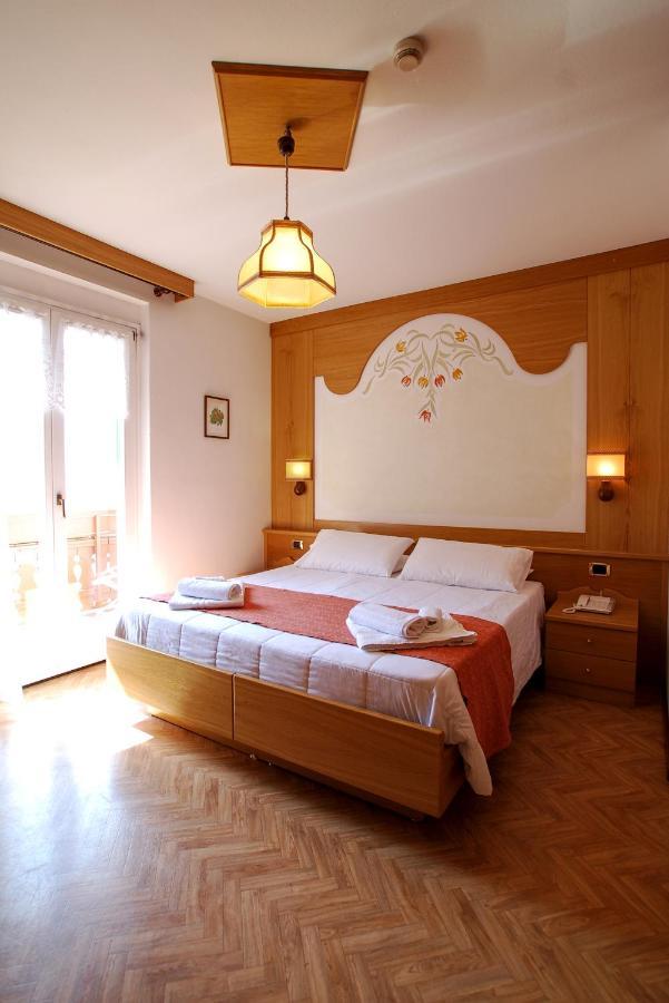 Double or Twin Room Lake View,989013931:JPEG