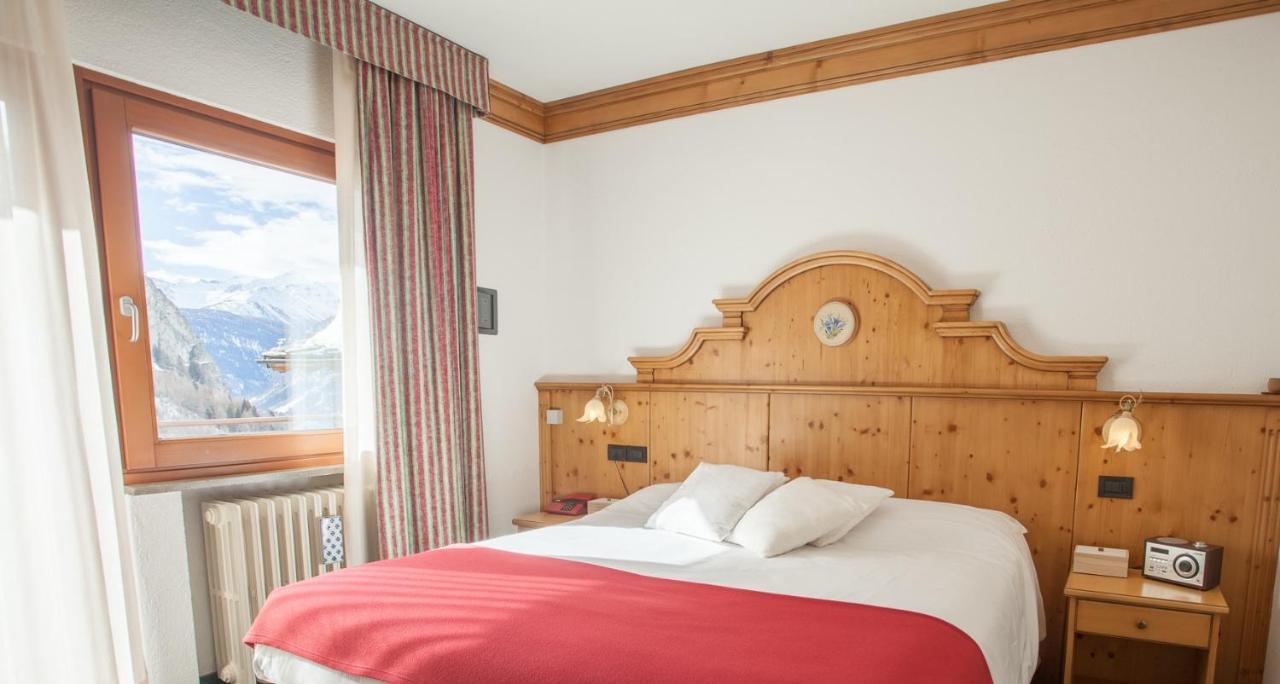 Deluxe Double Room with Balcony and Mountain View,996580318:JPEG