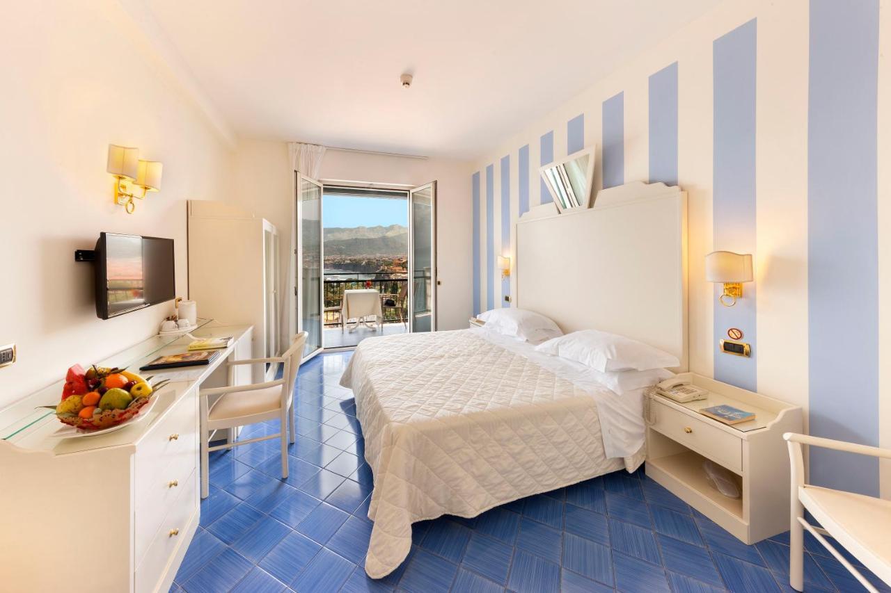 Double Room with Balcony and Sea View,1003351827:JPEG