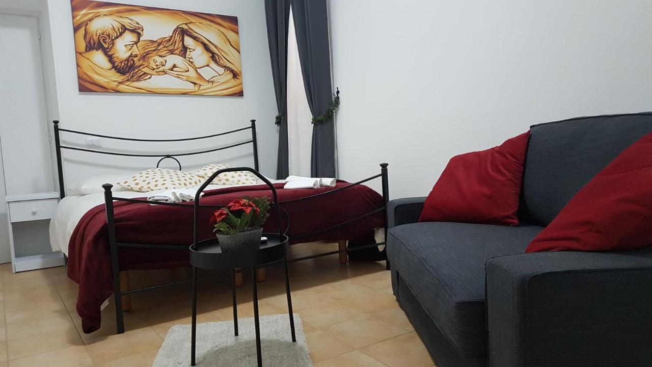 Ampia Camera Matrimoniale/Doppia con Letti Singoli