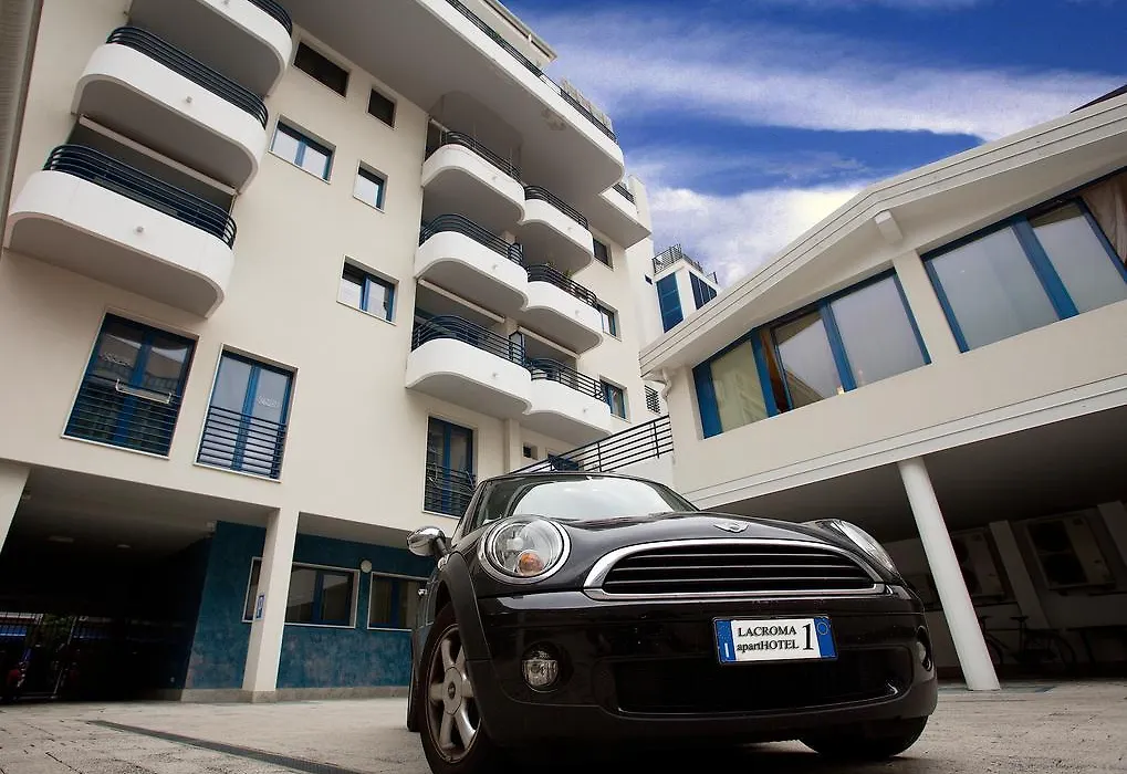 Lacroma Aparthotel-1