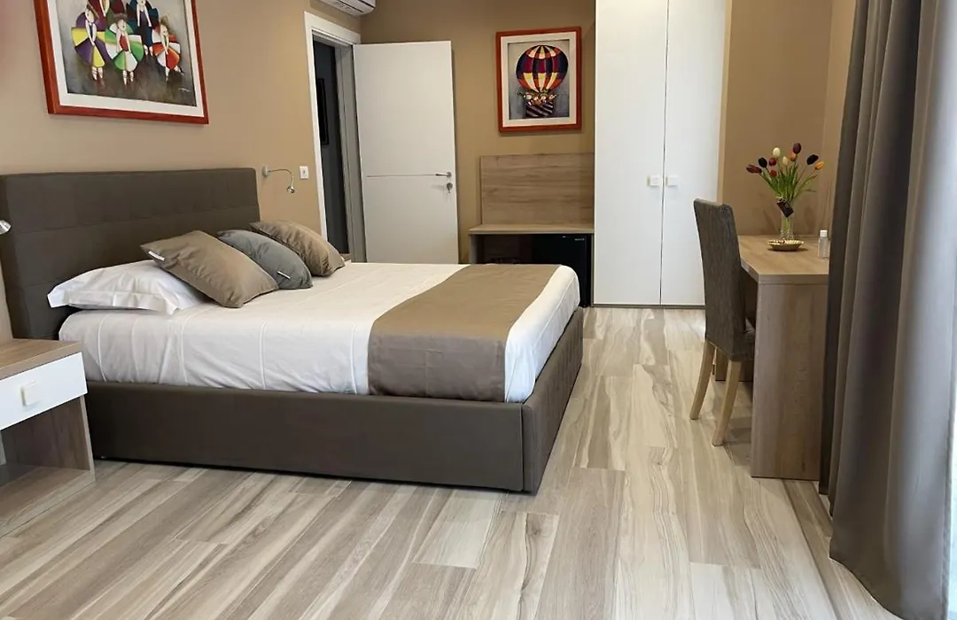 Martini Suite-1