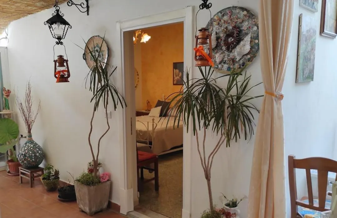 Enza Room'S Amalfi Coast Affittacamere-1