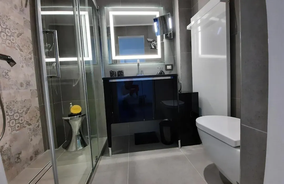 Palms Luxury Suites Sanremo-1