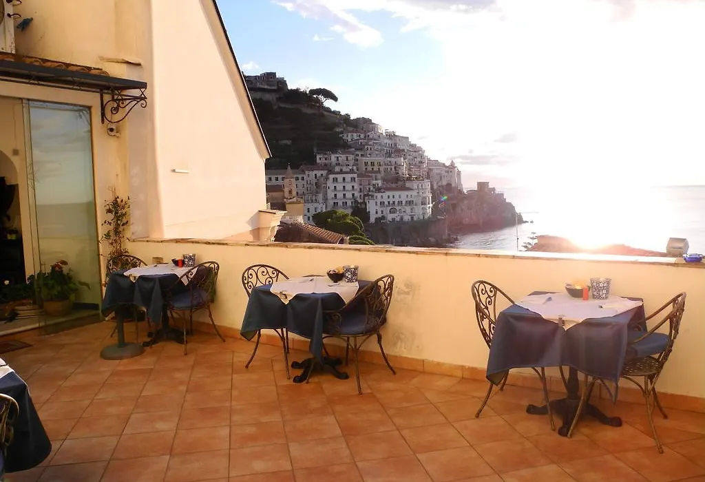 Hotel Croce Di Amalfi-1
