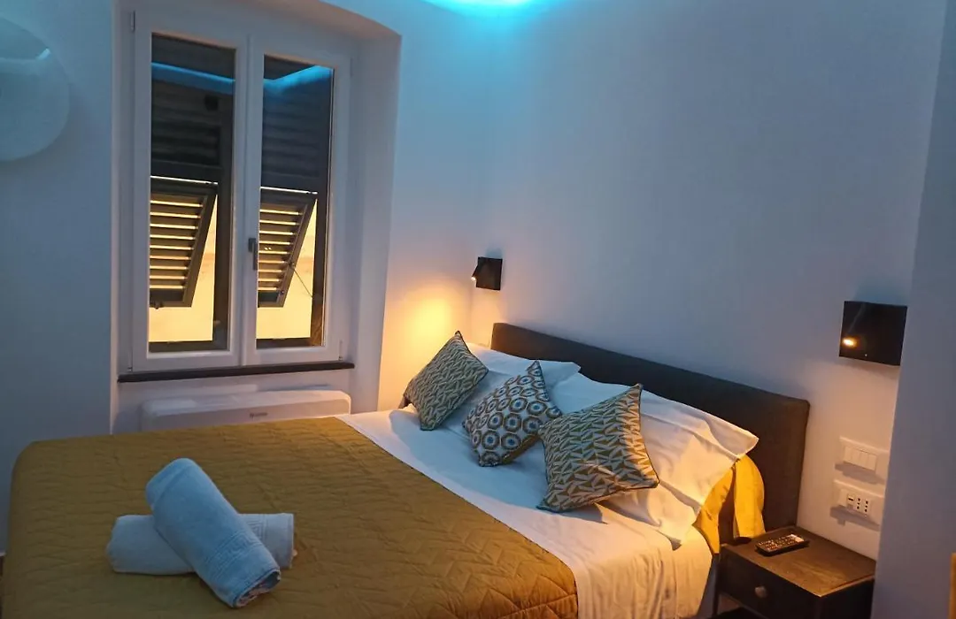 Al Porto 61 - Rooms For Rent-1
