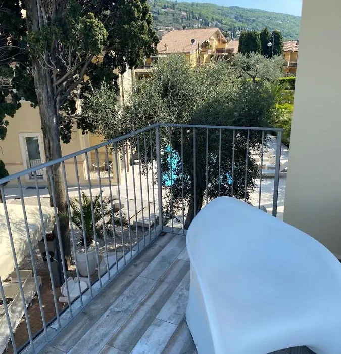 Hotel Baia Dei Pini-1