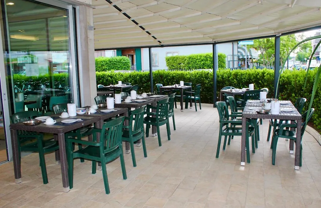 Hotel Cristina-1