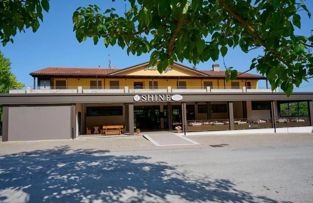 Albergo Shine-1