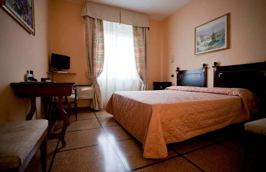 Hotel La Pace-1